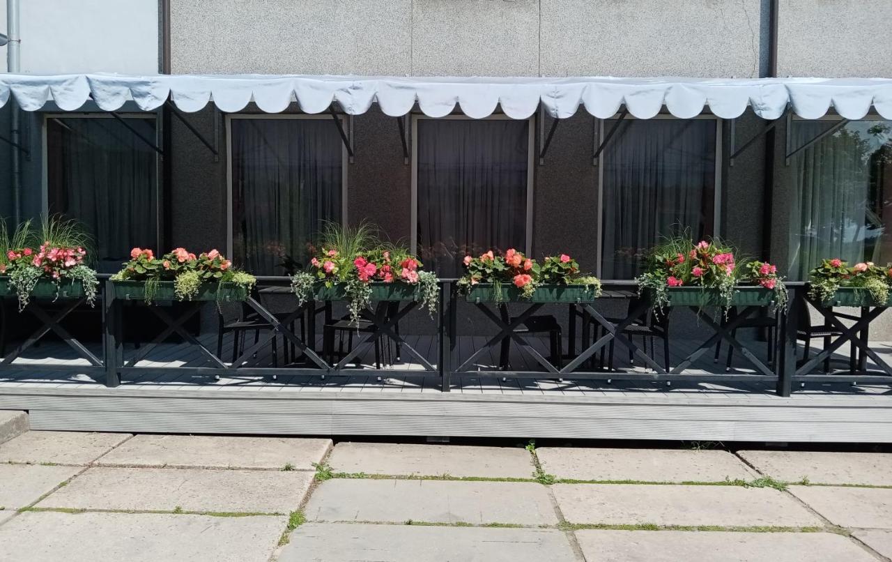 Gamma Hotel Livani Екстер'єр фото